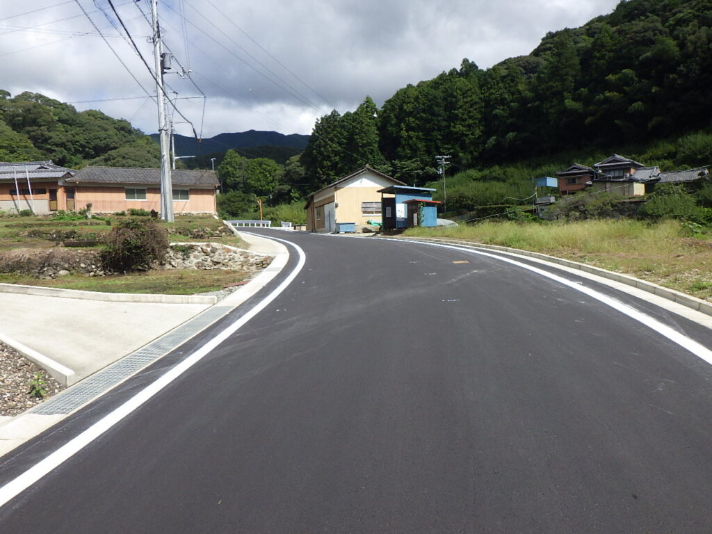 東神野川線舗装